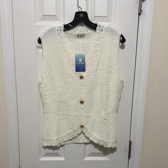 Cupshe Tops - Cupshe Sleeveless Sweater Vest
